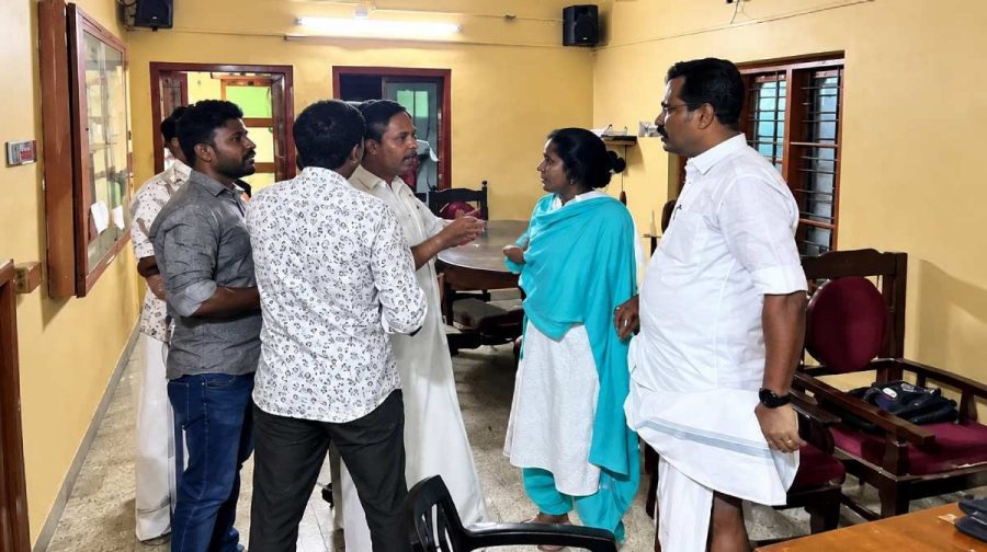 remya-haridas-fight