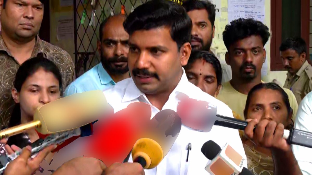 malappuram-vazhikadavu-booth2-repoll-demand-vs-joy