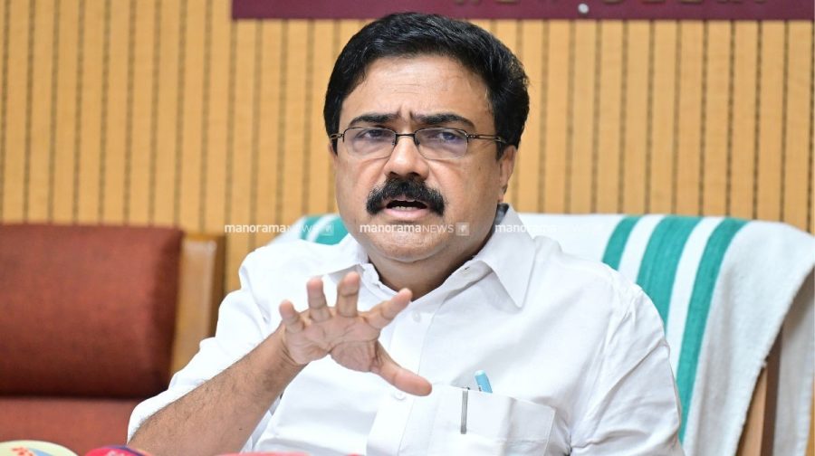 മുഖ്യമന്ത്രി ചർച്ചയിൽ നിന്ന് രാഹുൽ വിട്ടു നിന്നേക്കും; നിരീക്ഷകരുമായി കൂടിക്കാഴ്ചയ്ക്ക് തയാറായില്ല കേരളത്തിലെ മുഖ്യമന്ത്രി ചർച്ചയിൽ നിന്ന് രാഹുൽ ഗാന്ധി വിട്ടു നിന്നേക്കും. കേരളത്തിൽ നിന്ന് മടങ്ങിയെത്തിയ എഐസിസി നിരീക്ഷകരുമായി കൂടിക്കാഴ്ചയ്ക്ക് അദ്ദേഹം - 1