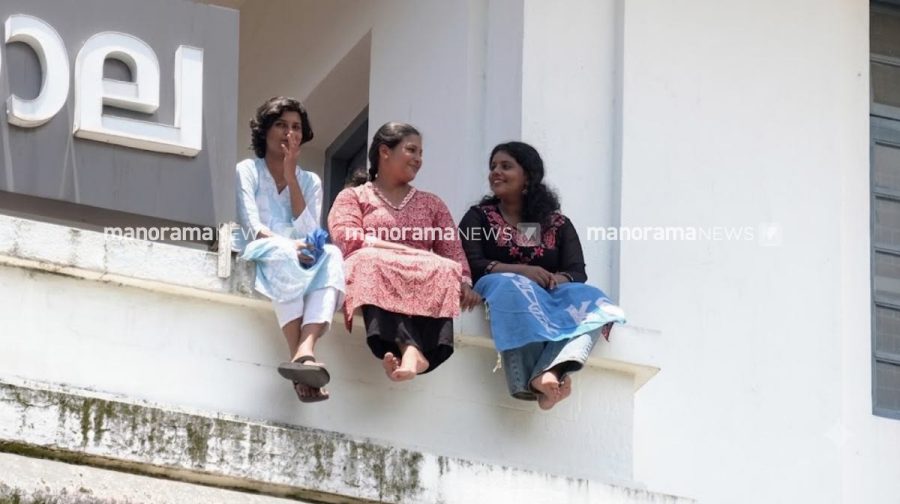 ksu-protest-kerala-university-headquarters-sfi-favoritism-allegation