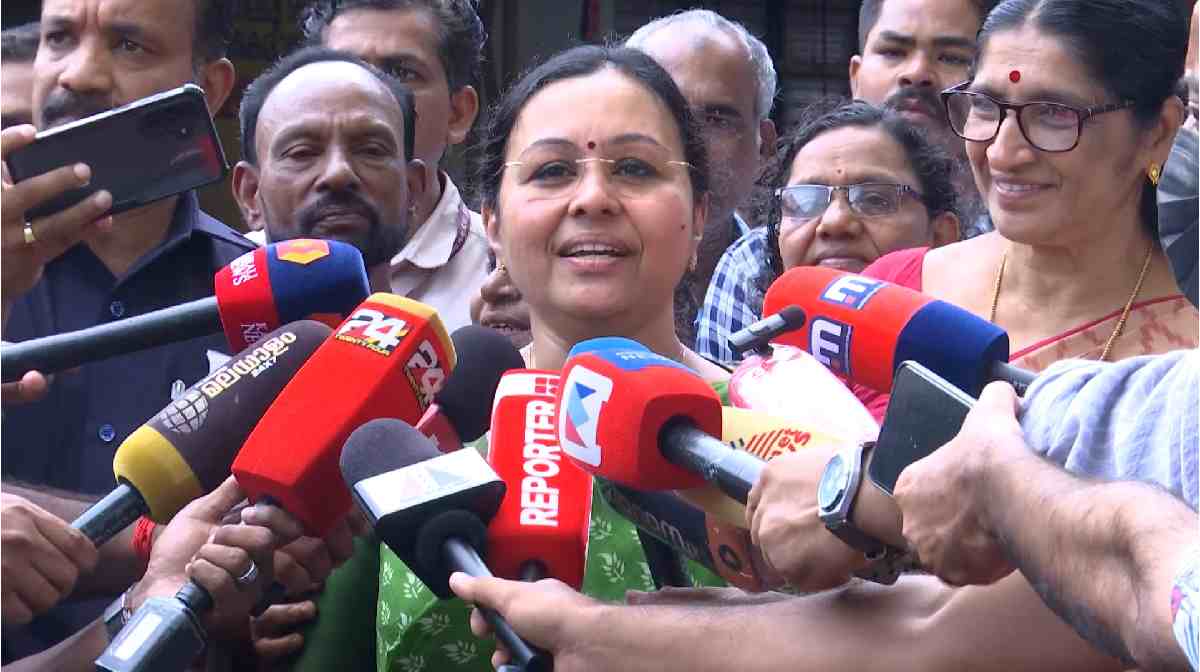 kerala-health-minister-arrears