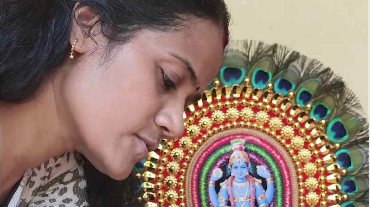 യൂട്യൂബ് നോക്കി പഠിച്ചു; ഇന്ന് ആതിരയുടെ നെറ്റിപ്പട്ടത്തിന് ഗൾഫിലും ഡിമാൻഡ്