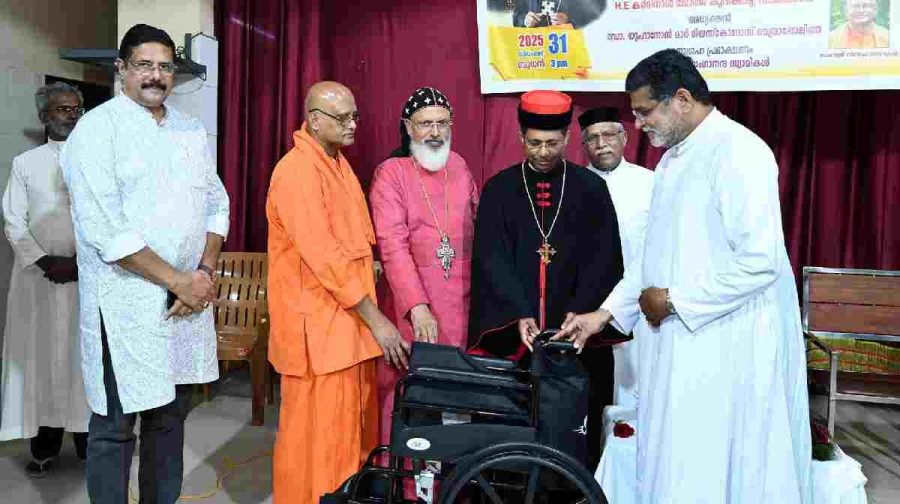 mammootty-wheelchair-donation