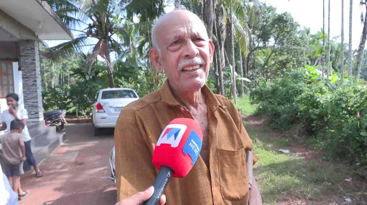 ഓണം ബംപർ: ഒറ്റ നമ്പറിന് 30 കോടി നഷ്ടമായിട്ടും നിരാശയില്ലാതെ കൃഷ്ണേട്ടൻ; ഭാഗ്യം തളിപ്പറമ്പിൽ
