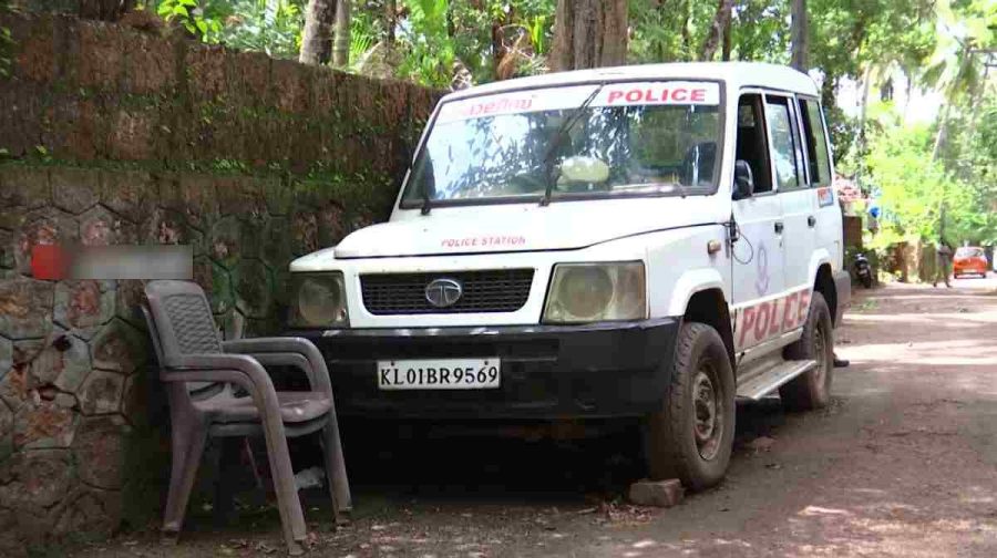 pinarayi-vijayan-house-kannur-police-jeep-removed-pandyalamukku