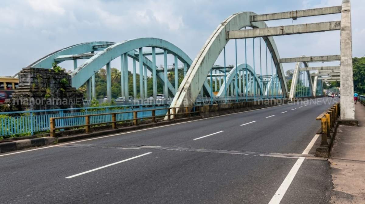 kochi-aluva-marthandavarma-bridge