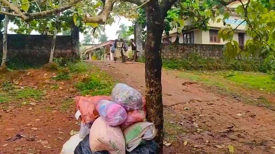 manjeshwaram-haritha-karma-sena-waste-disposal-complaint-public-distress