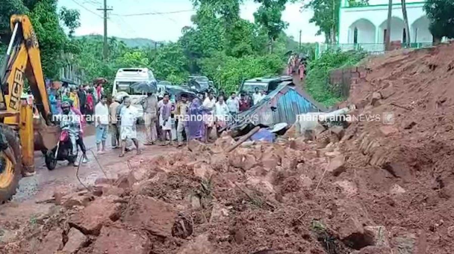 kasaragod-wall-collapse-2