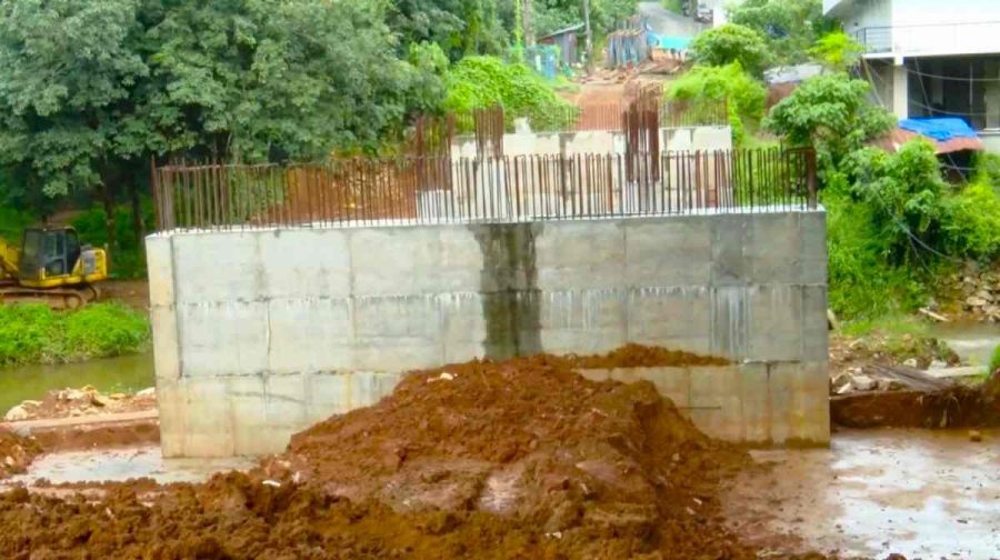 kollam-sasthamkadavu-bridge-construction-delay-public-protest