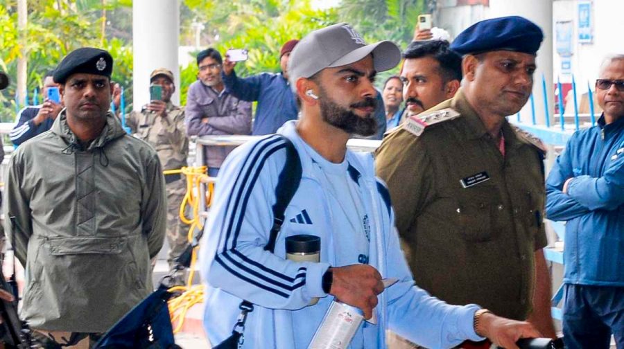 Ranchi: India's Virat Kohli at Birsa Munda Airport as he departs for Raipur ahead of the second ODI cricket match between India and South Africa, in Ranchi, Monday, Dec. 01, 2025. (PTI Photo)(PTI12_01_2025_000318B)