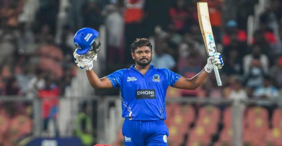 'ഒഴിവാക്കേണ്ടവരുടെ പട്ടികയില്‍ സഞ്ജു ഒന്നാമന്‍; എന്ത് അനീതിയാണിത്'; രൂക്ഷവിമര്‍ശനം