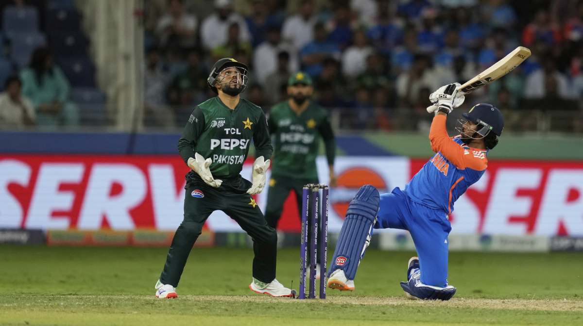 tilak-varma-plays-a-shot