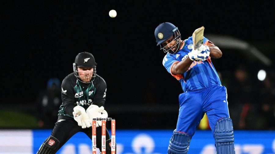 India's Sanju Samson, right, bats during the T20 cricket international between New Zealand and India in Christchurch, New Zealand, Thursday, Oct. 22, 2026. (Chris Symes/Photosport via AP)