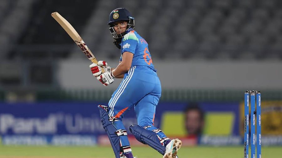 pratika-batting