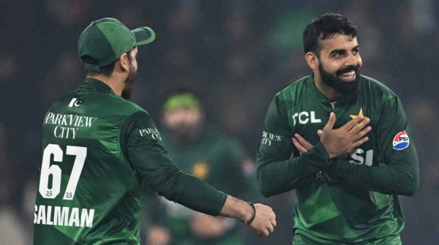 Pakistan's players celebrate after the dismissal of Australia's Cooper Connolly during the second Twenty20 international cricket match between Pakistan and Australia at the Gaddafi Cricket Stadiu in Lahore on January 31, 2026. (Photo by Arif ALI / AFP)