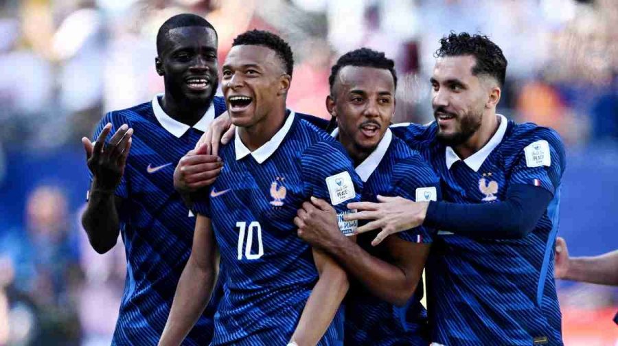 Soccer Football - FIFA World Cup 2026 - Group I - France v Senegal - New York/New Jersey Stadium, East Rutherford, New Jersey, U.S. - June 16, 2026
France's Kylian Mbappe celebrates scoring their third goal with Dayot Upamecano, Jules Kounde and Rayan Cherki REUTERS/Dylan Martinez     TPX IMAGES OF THE DAY     