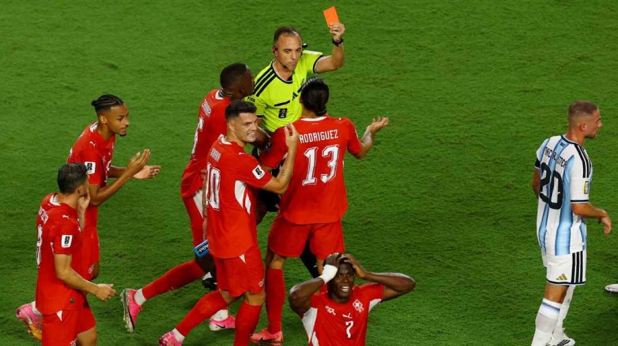 embolo-red-card