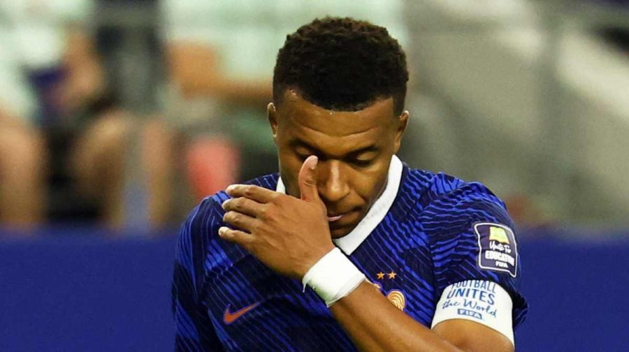 Soccer Football - FIFA World Cup 2026 - Semi Final - France v Spain - Dallas Stadium, Arlington, Texas, U.S. - July 14, 2026
France's Kylian Mbappe looks dejected during the match REUTERS/Kai Pfaffenbach
