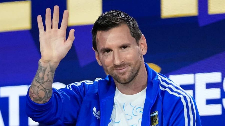 Argentina's Lionel Messi waves during a news conference ahead of the World Cup final soccer match between Spain and Argentina in New York, Friday, July 17, 2026. (AP Photo/Frank Franklin II)