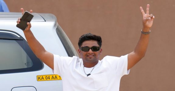 ഫിറ്റ്നസും മെയ്ക്ക്ഓവറും ഗൗനിക്കാതെ ബിസിസിഐ! സര്‍ഫറാസിനെ ഒഴിവാക്കിയത് പന്തിന് വേണ്ടി?