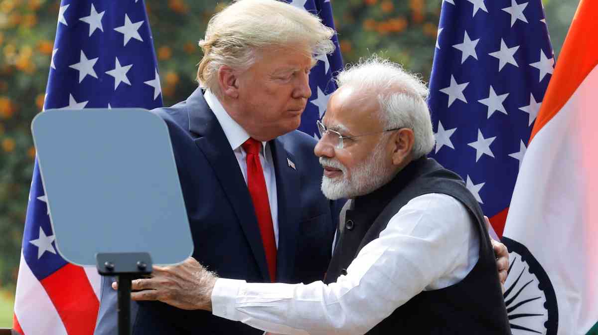 modi-hug-trump