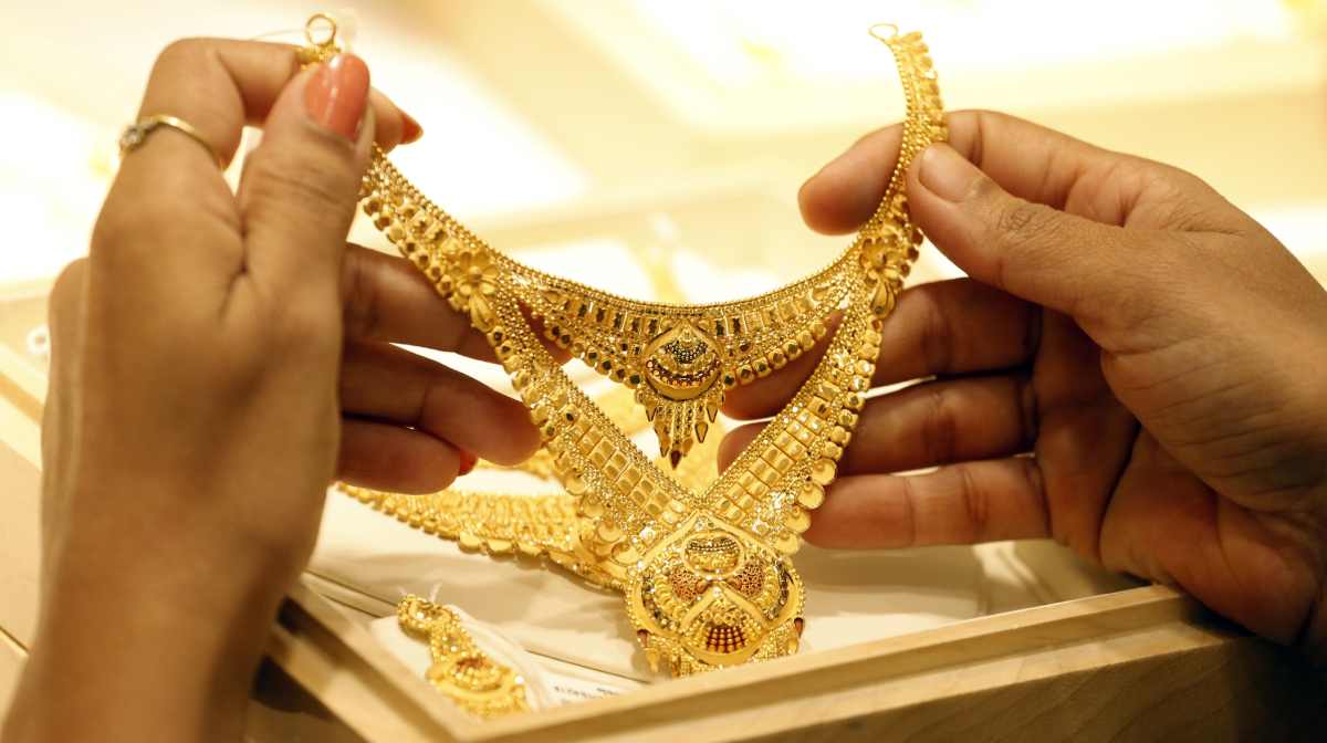 gold-ornaments
