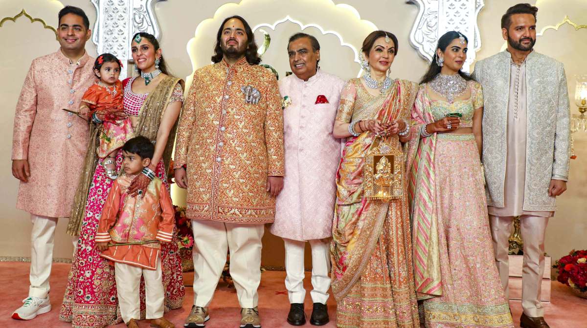 mukesh-amabni-family