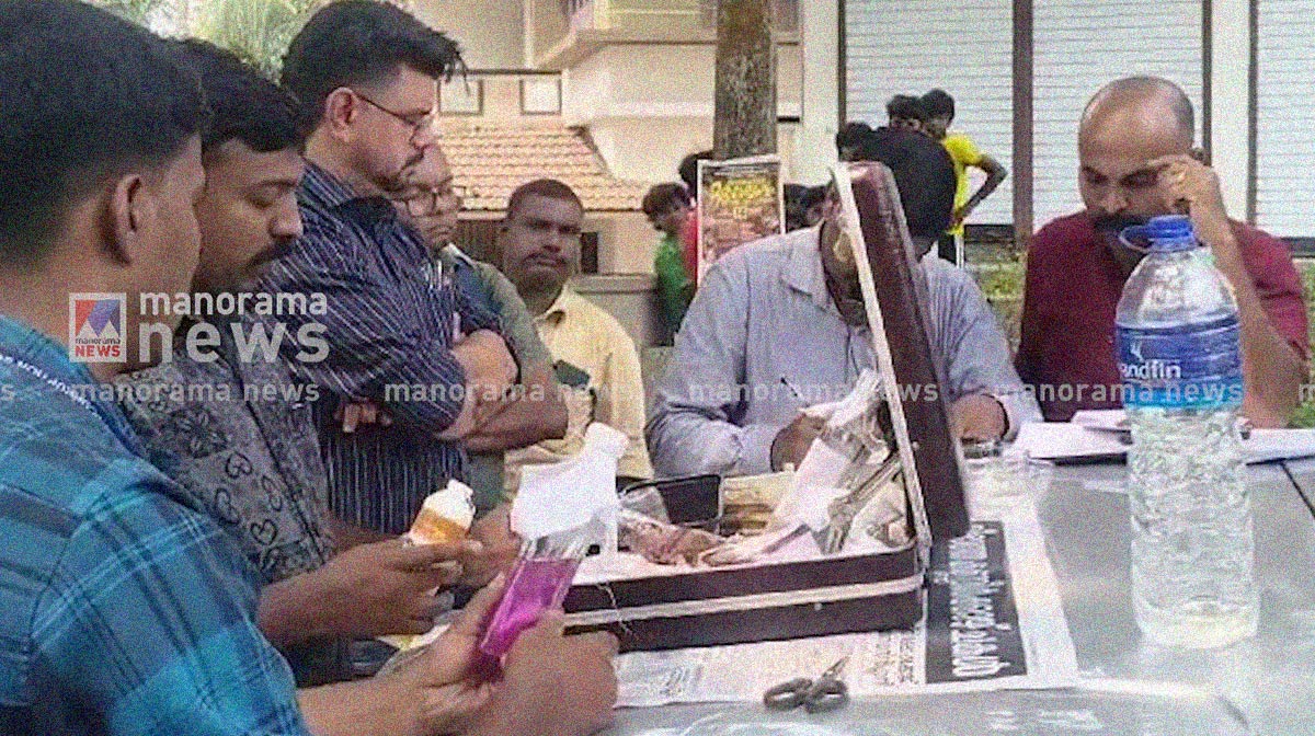 malappuram-village-assistant-bribery-arrest