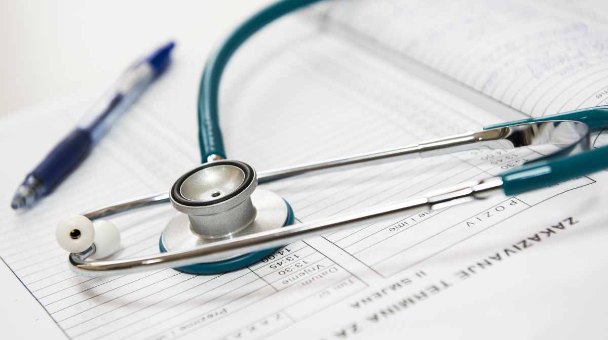 stethoscope-nurse