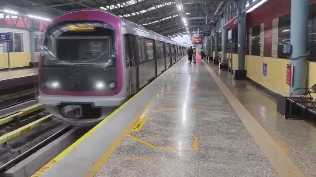 bengaluru-metro-chicks-instagram-arrest-illegal-women-footage