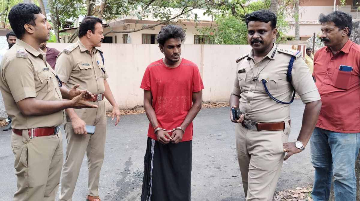 burning-innova-police-case-tvm