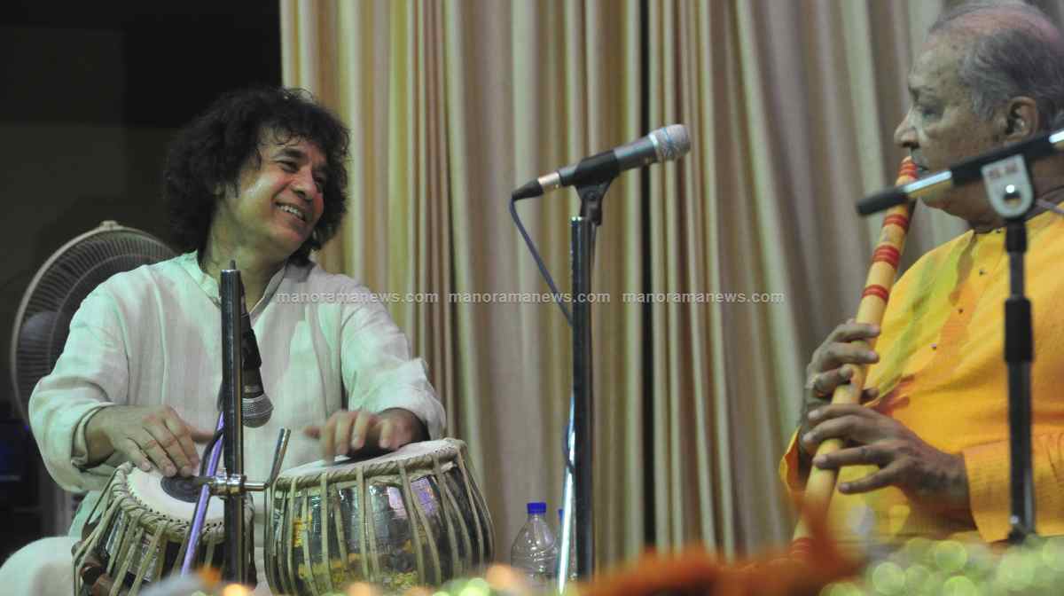 ustad-zakir-hussain-peruvanam