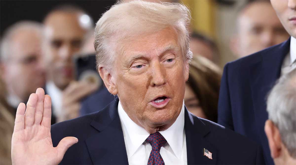 trump-takes-the-oath-of-off