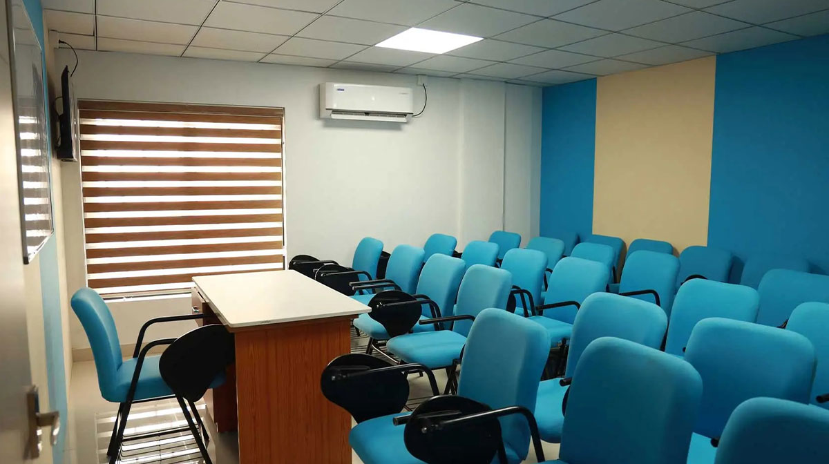 norka-empty-class-room