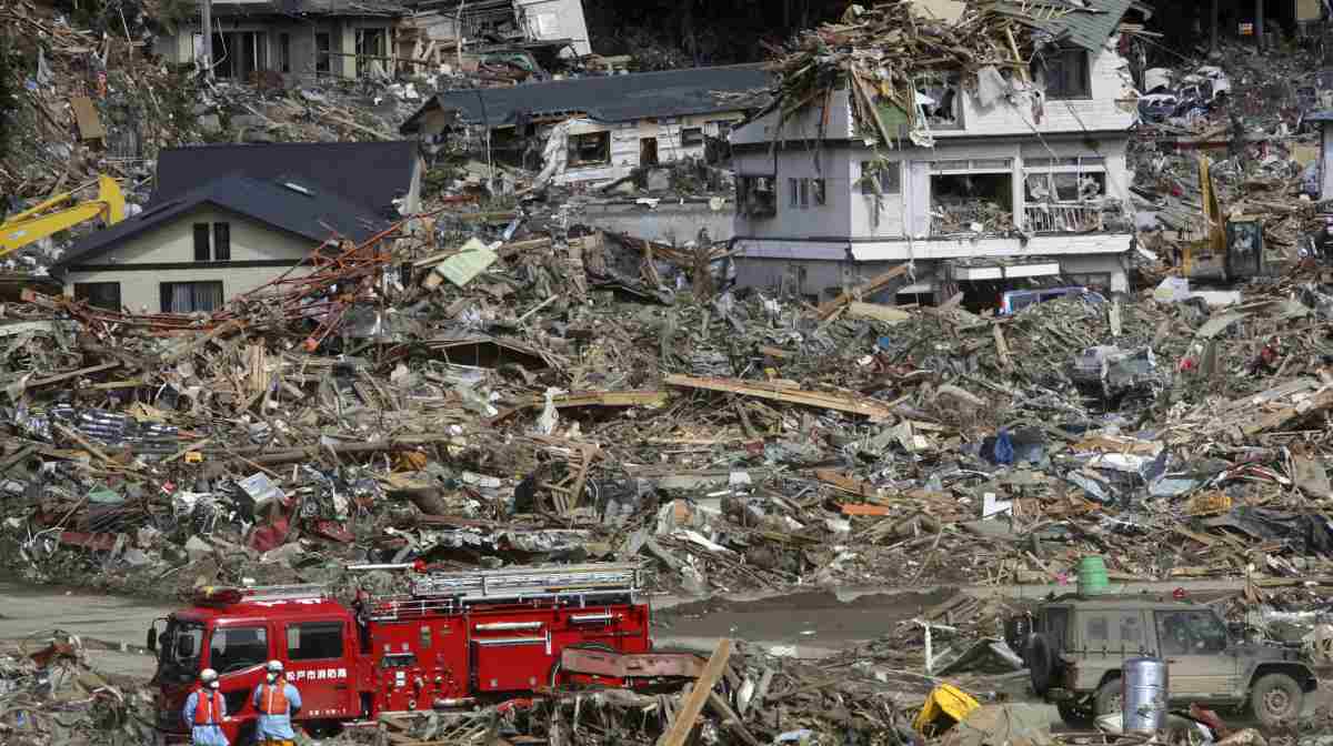 tsunami-japan-2011