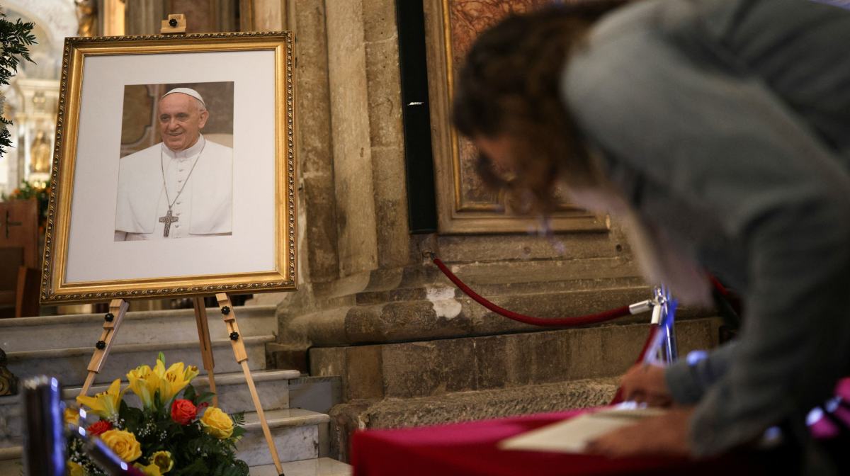pope-francis-death-stroke-heart-attack-vatican-meeting