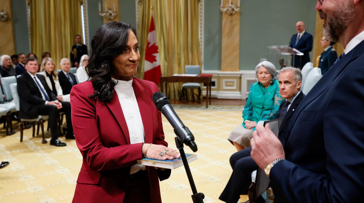 Anita Anand swears in as Canada's Minister of Foreign Affairs, during a cabinet shuffle at Rideau Hall, in Ottawa, Ontario, Canada May 13, 2025. REUTERS/Blair Gable