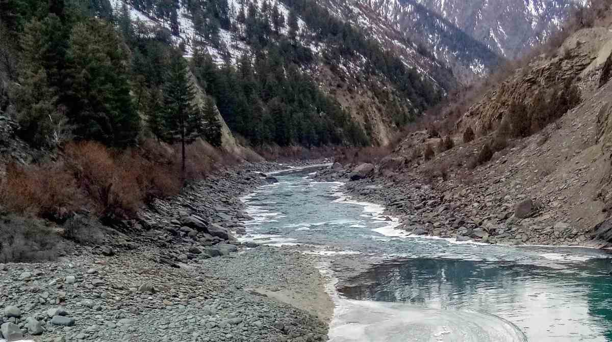 Spiti: River Chenab seen in semi-frozen condition even after cold wave conditions slightly subsided and minimum temperature increased in Himachal Pradesh, in Spiti, Monday, Dec. 31, 2018. (PTI Photo) (PTI12_31_2018_000152B)