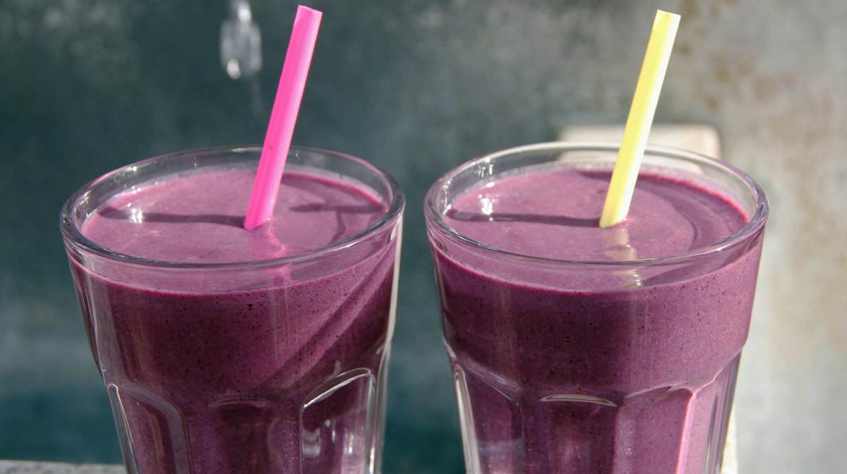 This Dec. 22, 2016 photo shows a purple power smoothie in Coroando, Calif. This drink is from a recipe by Melissa d'Arabian. (Melissa d'Arabian via AP)