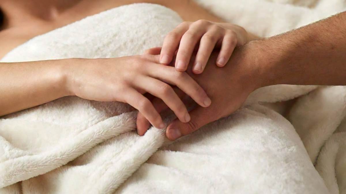holding-hands