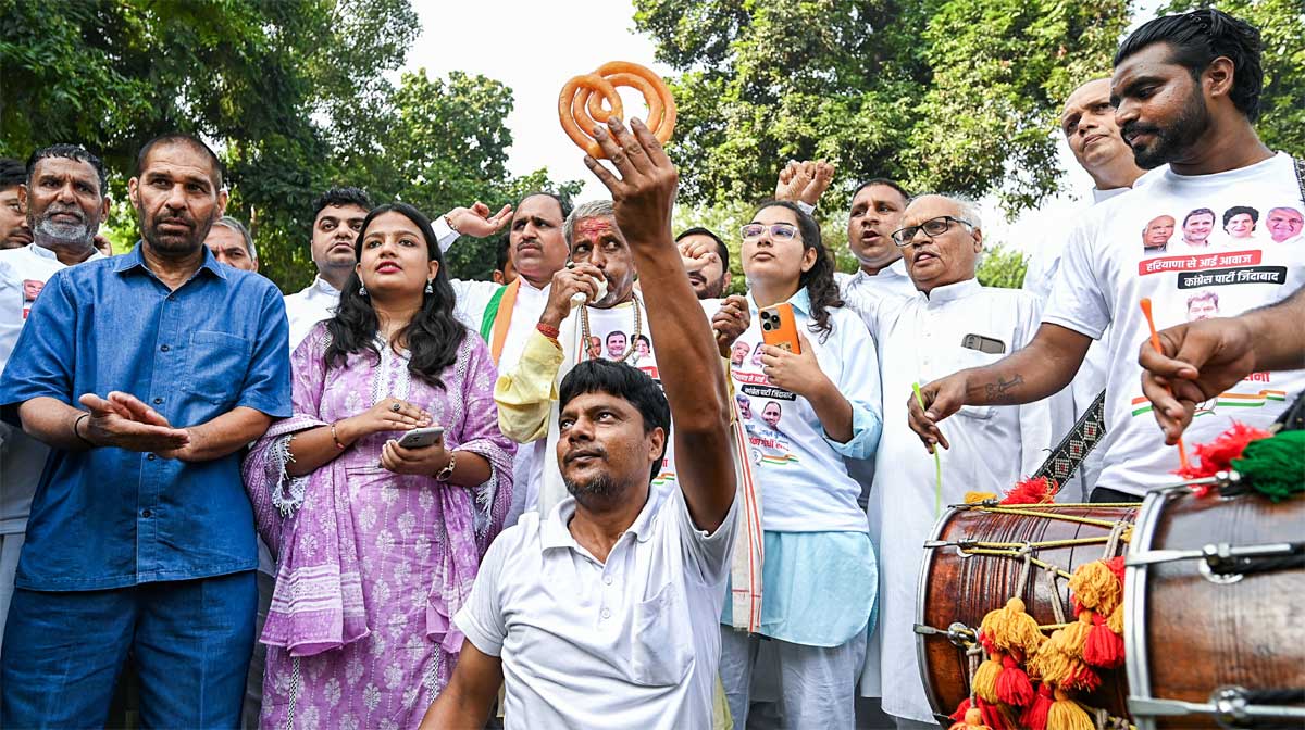 congress-supporters-celebra