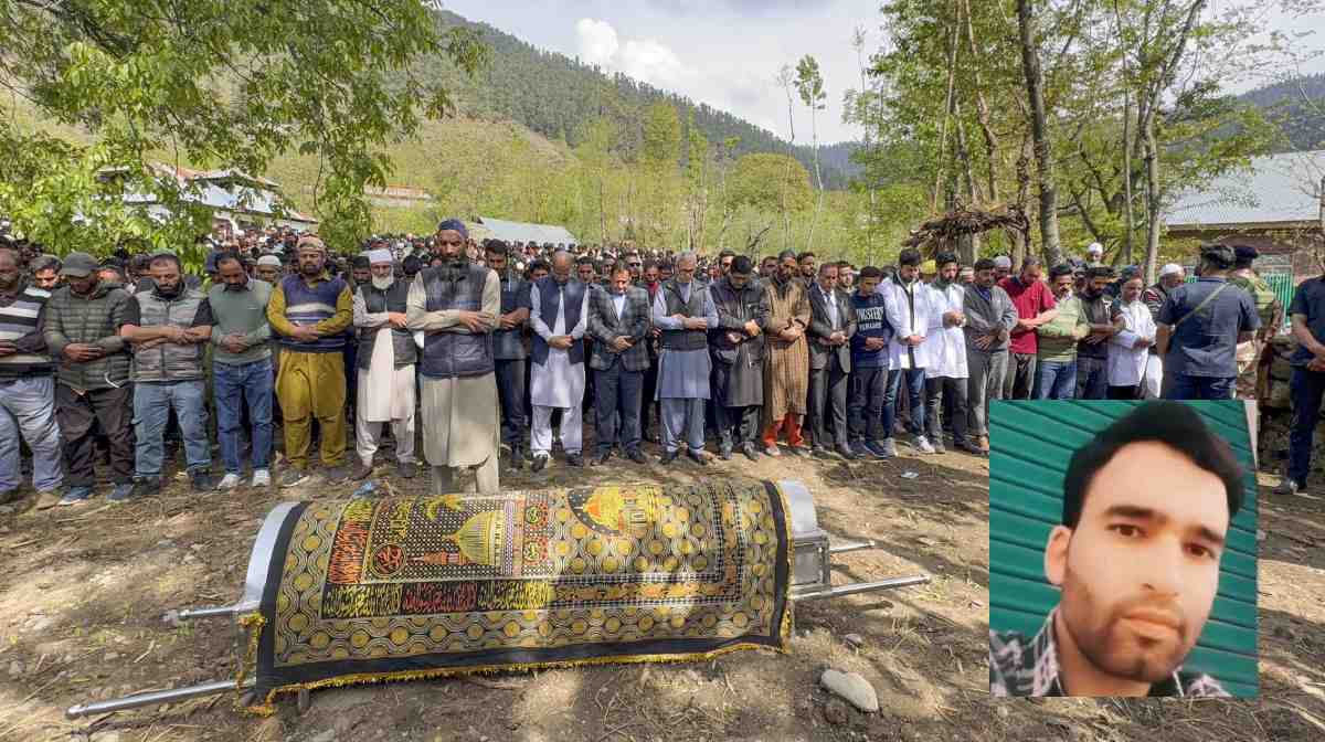 J&K Chief Minister Omar Abdullah and others pay their last respects to the mortal remains of Adil Hussain Shah