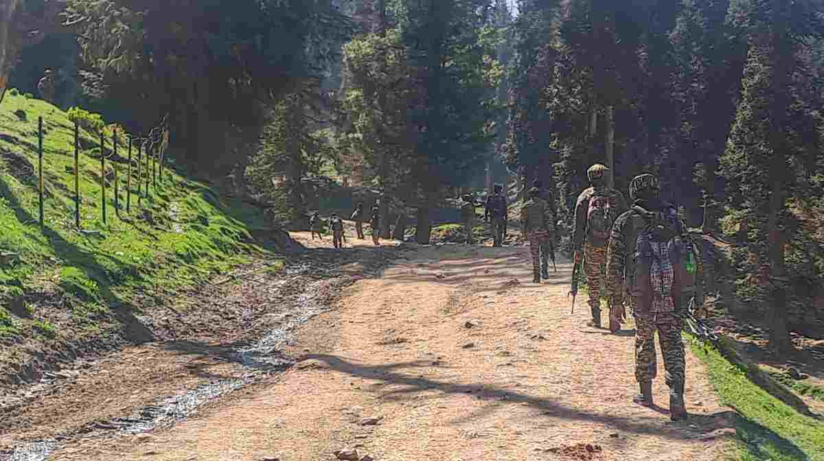 Anantnag: Security personnel during a search operation at Baisaran area of Pahalgam to nab attackers of the Pahalgam terror attack, in Anantnag district, Jammu and Kashmir, Wednesday, April 23, 2025. (PTI Photo) (PTI04_23_2025_000081B)