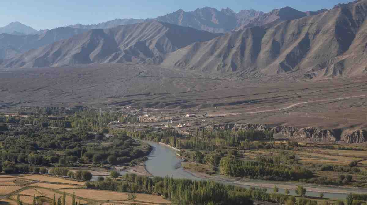 FILE PHOTO: River Indus flows through Leh, in the Ladakh region, September 14, 2020. REUTERS/Danish Siddiqui/File Photo