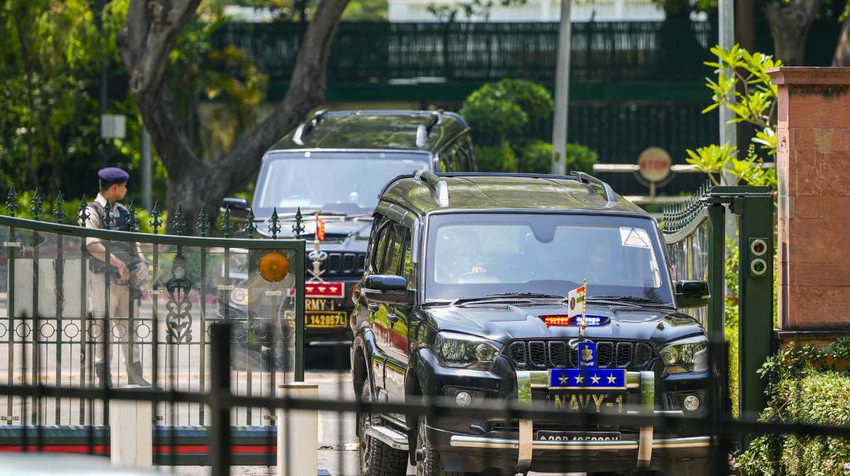 army-staff-general-upendra-dwivedi-and-navy-chief-admiral-dinesh-k-tripathi-leave-after-a-meeting