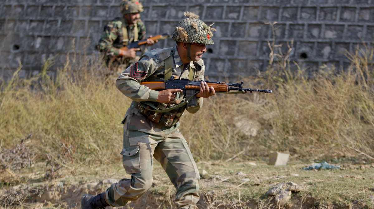 pakistani-soldier-caught-rajasthan-border