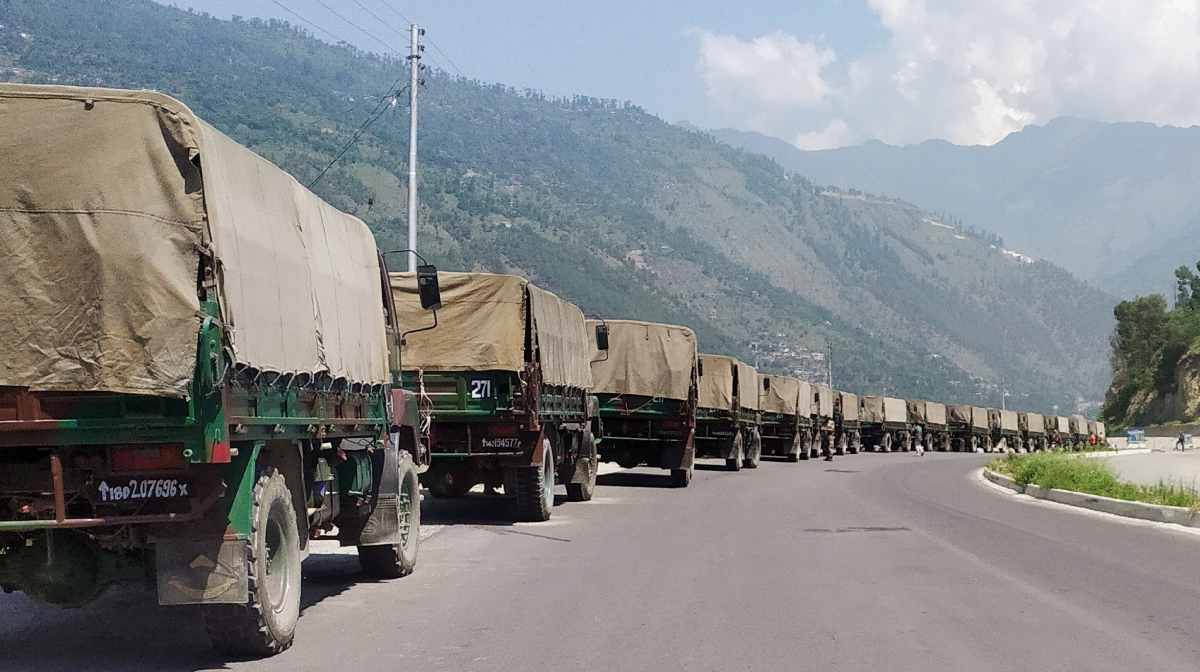 Kullu: Army vehicles move towards Ladakh on the Manali-Leh Highway in Kullu district, Monday, June 28, 2021. (PTI Photo)(PTI06_28_2021_000106A)