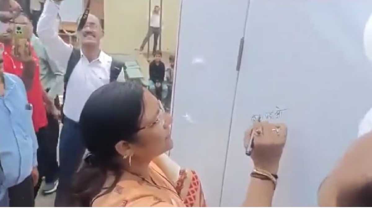 savithri-minister