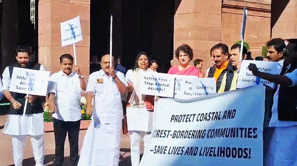 congress-protest-parliament-1302