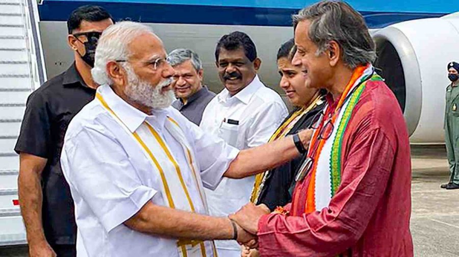 **EDS: TWITTER IMAGE VIA @PMOIndia** Thiruvananthapuram: Prime Minister Narendra Modi being received by Congress MP Shashi Tharoor and others upon his arrival in Thiruvananthapuram, Tuesday, April 25, 2023. (PTI Photo)(PTI04_25_2023_000034A)